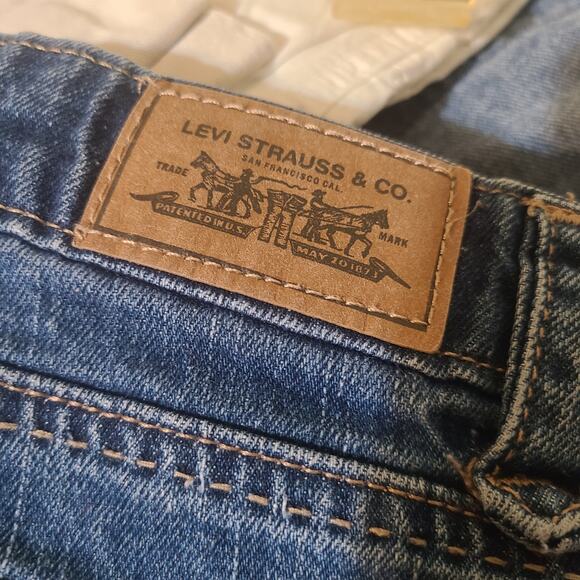 Levi's VTG Y2K 545 Denim Jean Short Shorts Women's 10 Cut Off Factory Fade - Picture 5 of 5